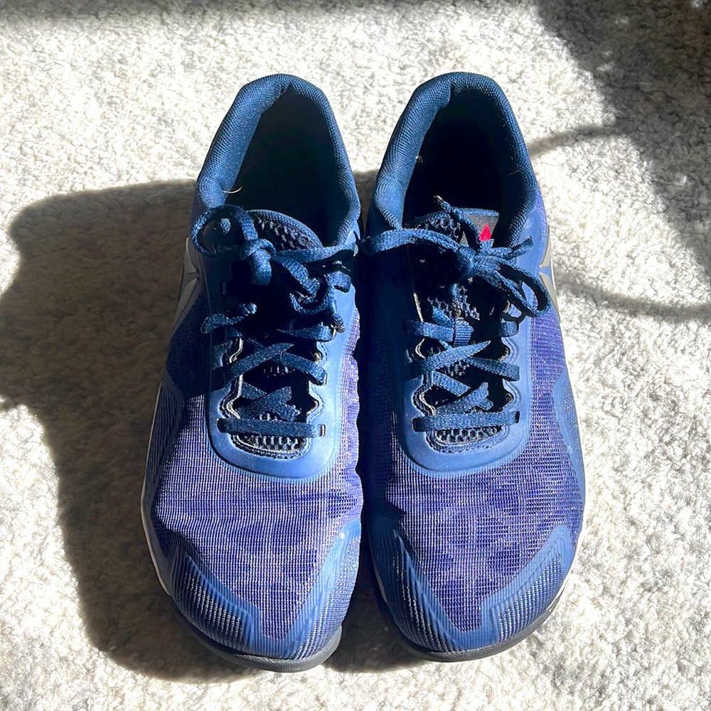 Mens Reebok US Size 8 blue workout shoes